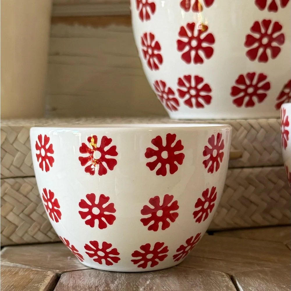 Crate & Barrel “Scandia” Nesting Bowls Mixing Set/3, Red & White
